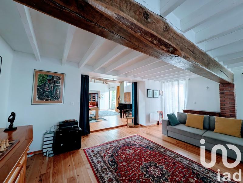 Maison - 210 m² - 6 pièces