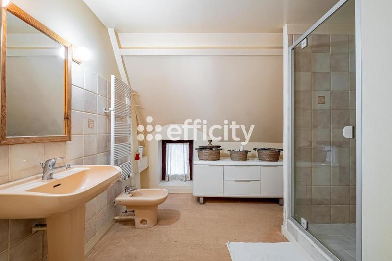 Longère - 196 m² - 8 pièces