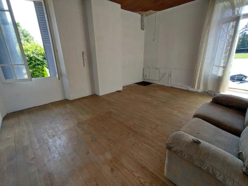 Maison - 240 m² - 11 pièces
