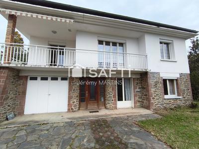 Maison - 142 m² - 8 pièces
