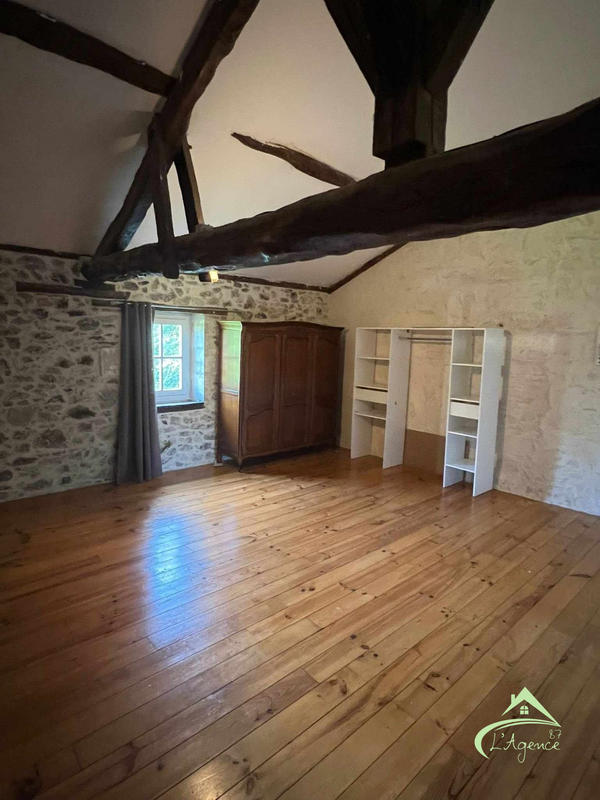 Maison traditionnelle - 187 m² - 6 pièces