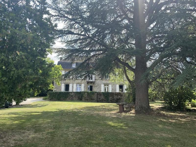 Maison de maîtres - 415 m² - 10 pièces
