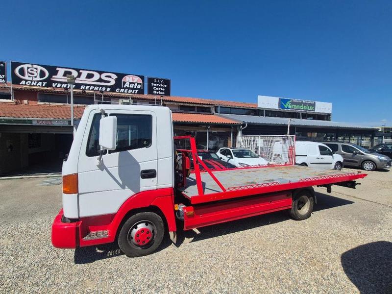 Nissan Atleon Depanneuse Tres Bon Etat REVISé