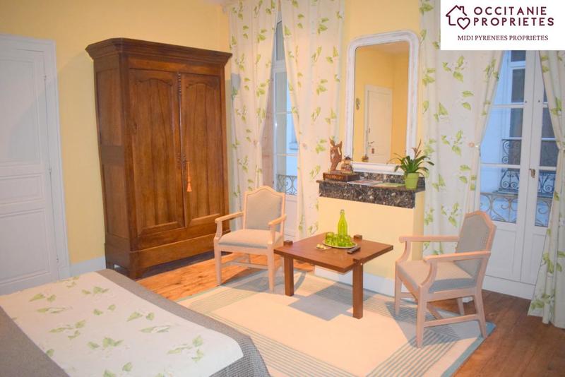 Propriété - 284 m² - 10 pièces