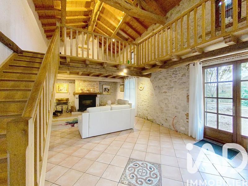 Maison - 210 m² - 6 pièces