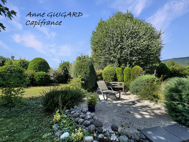 Maison - 232 m² - 7 pièces