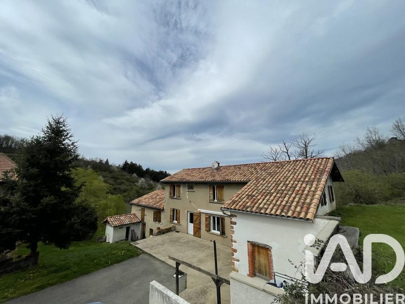 Maison - 230 m² - 6 pièces