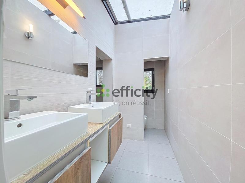 Maison - 152 m² - 7 pièces