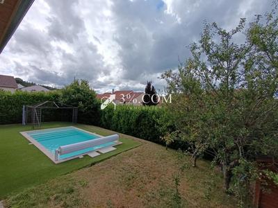 Maison - 220 m² - 9 pièces