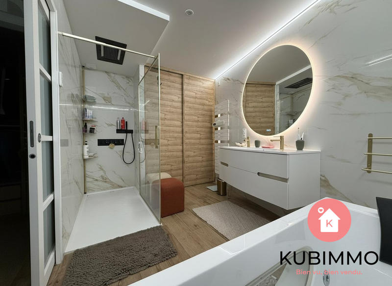 Maison - 207 m² - 6 pièces