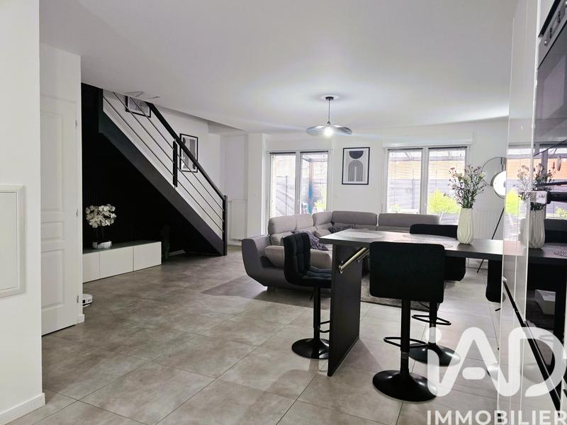 Maison - 80 m² - 4 pièces