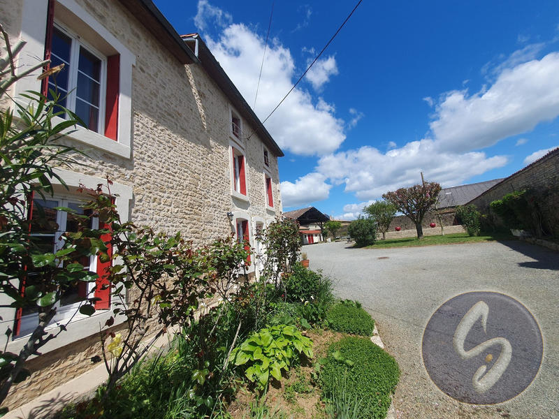 Maison ancienne - 169 m² - 6 pièces