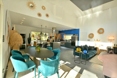 Propriété - 139 m² - 5 pièces