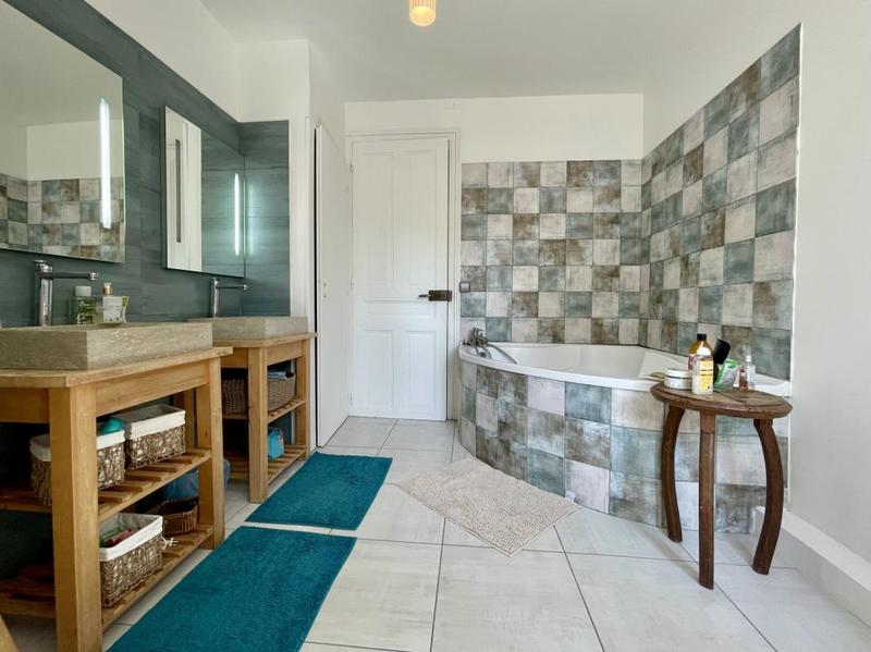 Maison de maîtres - 270 m² - 10 pièces