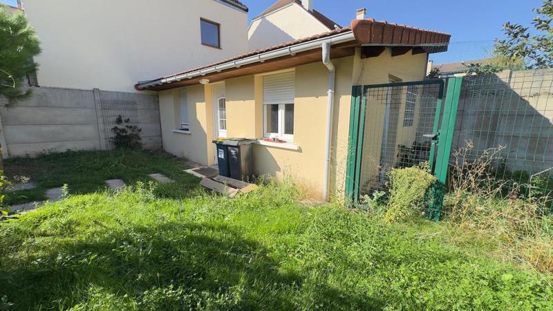 Maison - 221 m² - 16 pièces