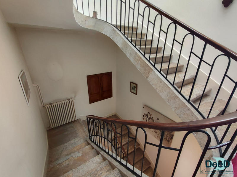 Maison - 288 m² - 9 pièces