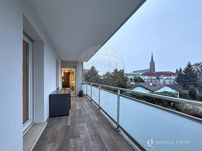 Appartement - 80 m² - 3 pièces