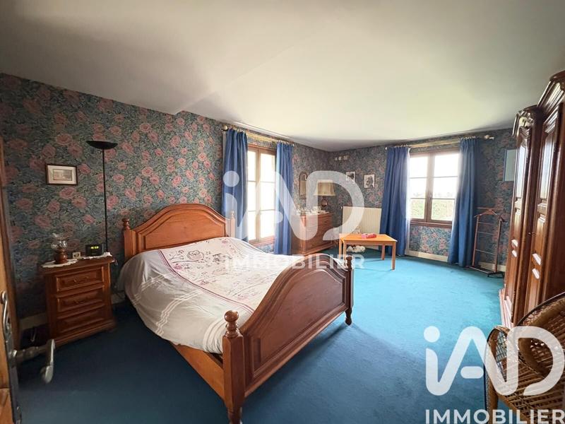 Maison - 239 m² - 7 pièces