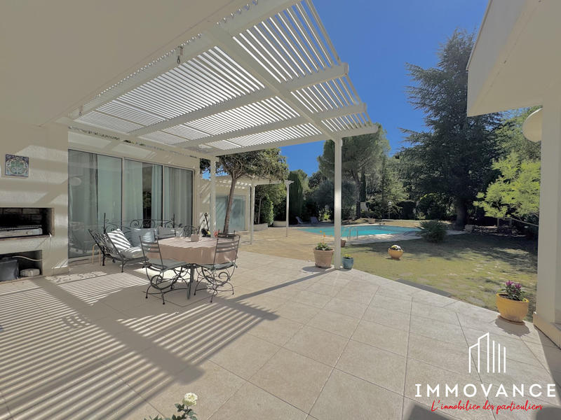 Maison contemporaine - 220 m² - 5 pièces