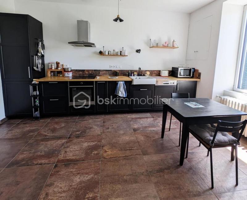 Propriété - 210 m² - 5 pièces