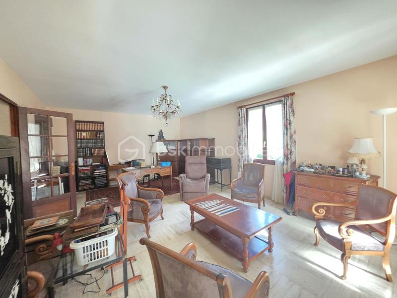 Maison - 228 m² - 7 pièces