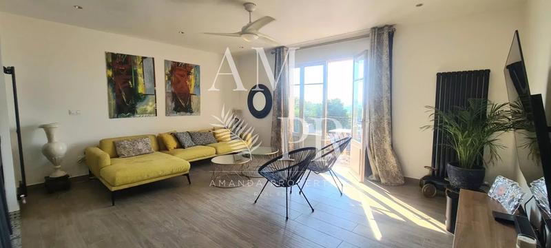 Maison - 200 m² - 8 pièces