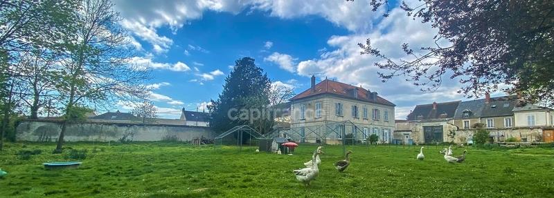 Propriété - 600 m² - 23 pièces