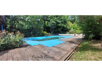 Maison - 255 m² - 8 pièces