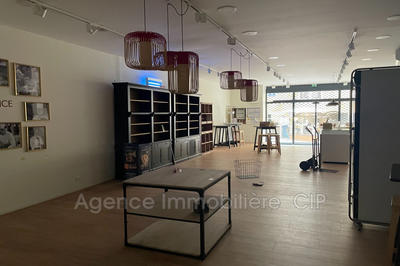 Local commercial - 150 m²