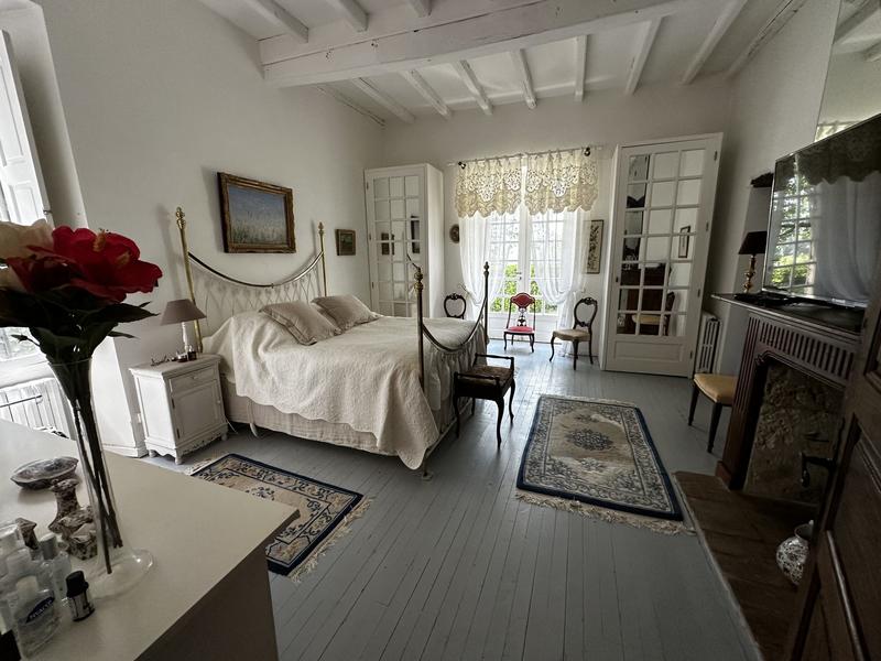 Maison ancienne - 380 m² - 11 pièces