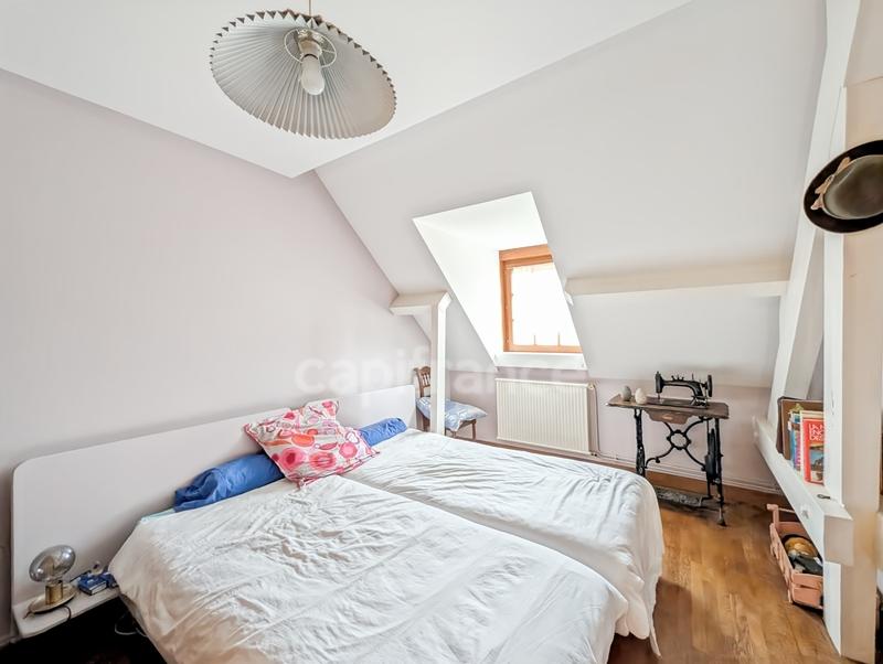 Maison - 246 m² - 9 pièces