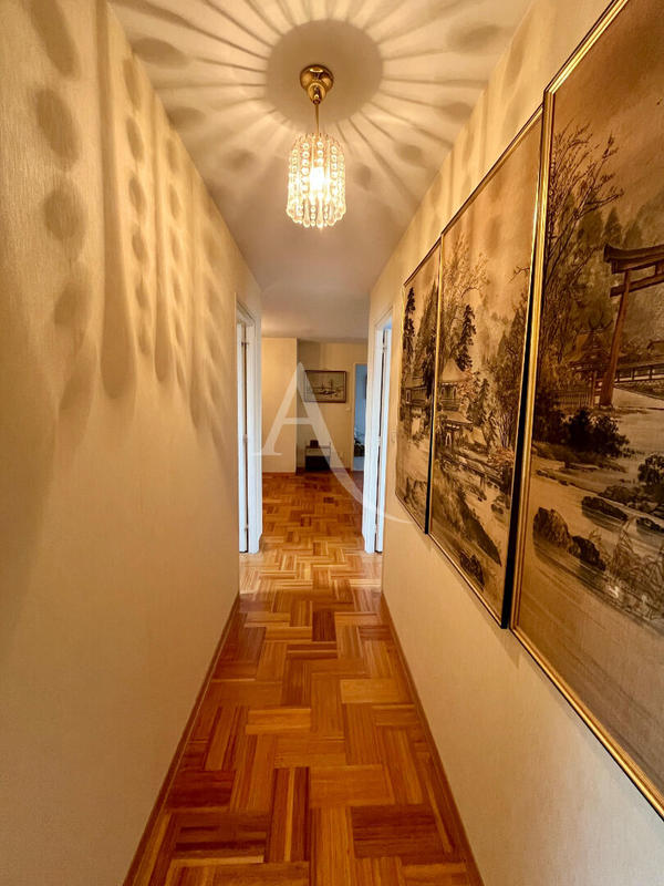 Appartement - 180 m² - 5 pièces