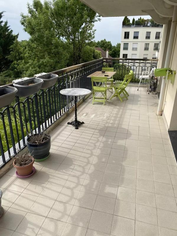 Appartement - 93 m² - 4 pièces