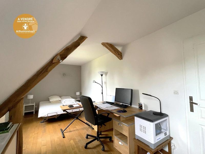 Maison - 216 m² - 9 pièces