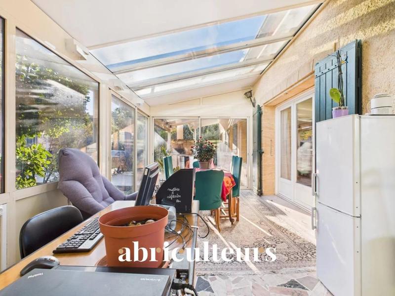 Maison - 232 m² - 8 pièces