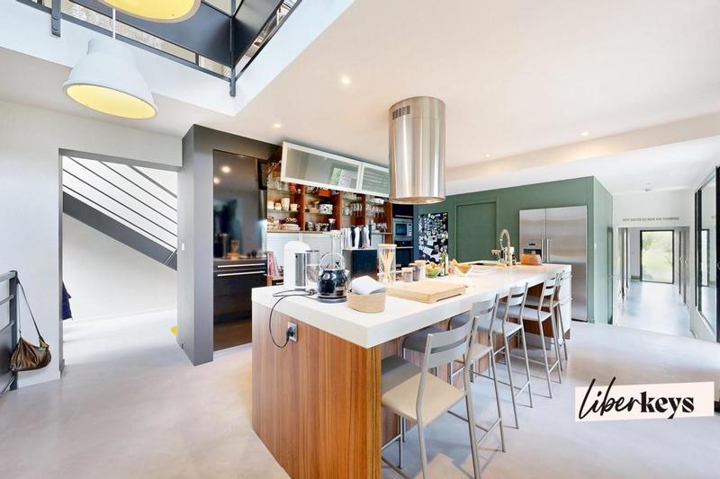 Maison d'architecte - 270 m² - 8 pièces