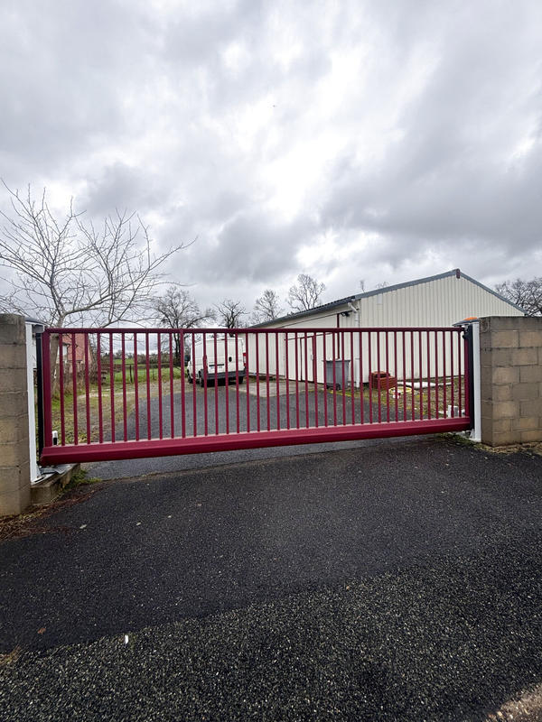 Entrepôt - 100 m² - 3 pièces