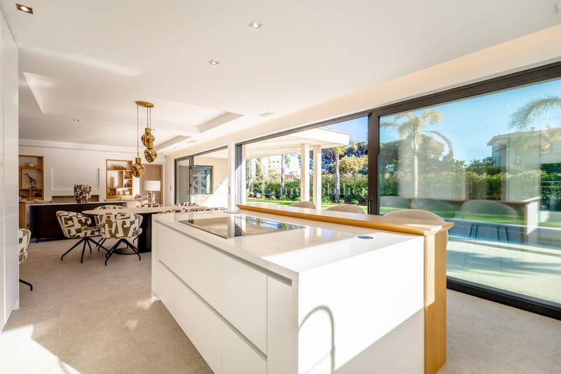 Villa - 266 m² - 5 pièces