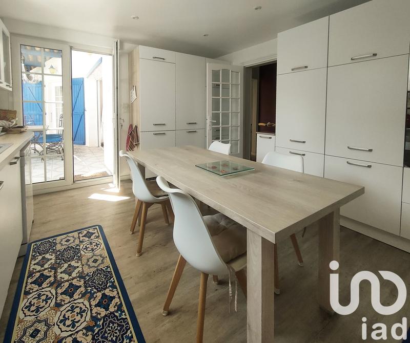 Maison - 181 m² - 6 pièces