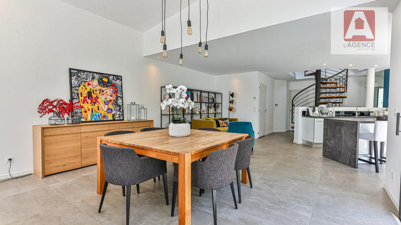 Maison - 187 m² - 5 pièces