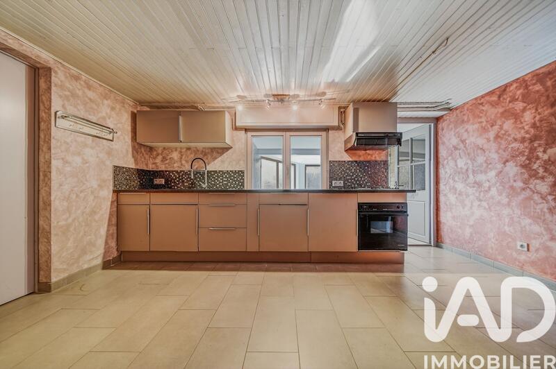 Maison - 180 m² - 8 pièces