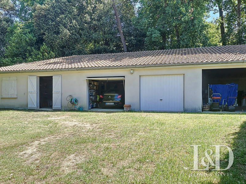 Maison contemporaine - 263 m² - 7 pièces