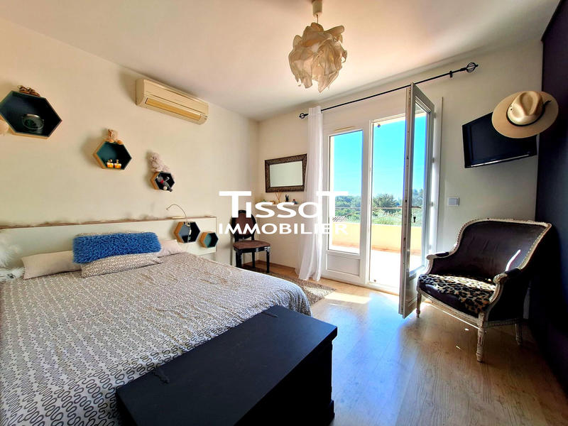 Villa - 227 m² - 8 pièces