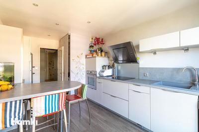 Appartement - 94 m² - 4 pièces