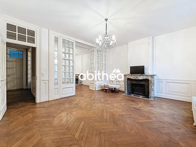 Maison - 280 m² - 11 pièces