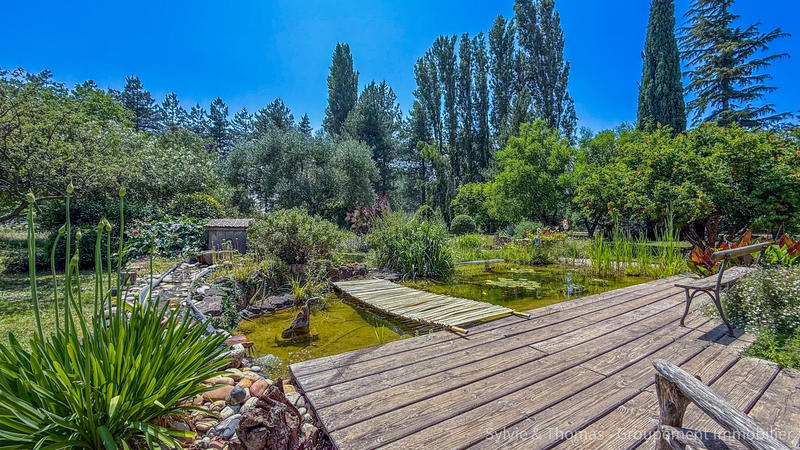 Mas - 327 m² - 8 pièces