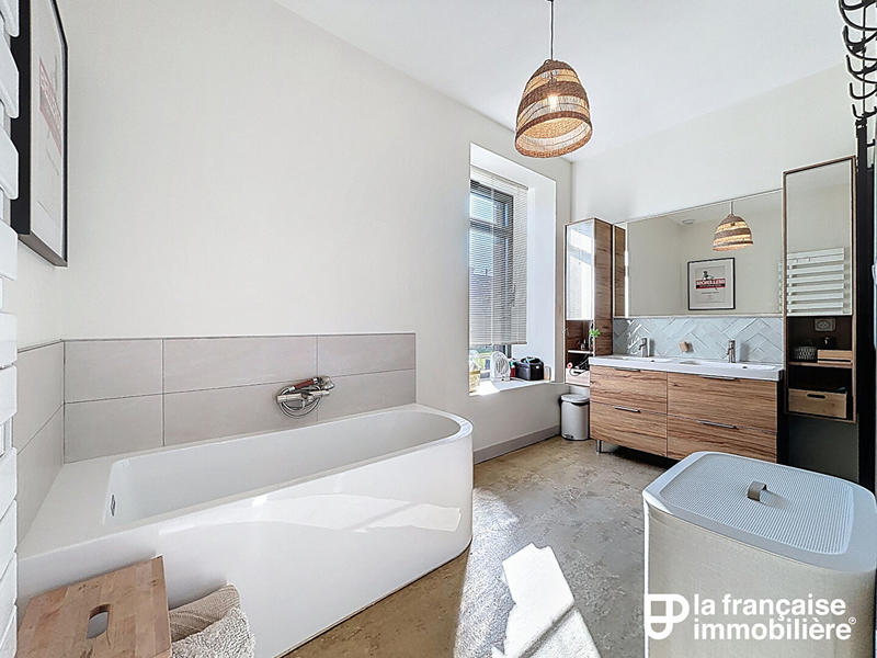 Maison - 185 m² - 7 pièces