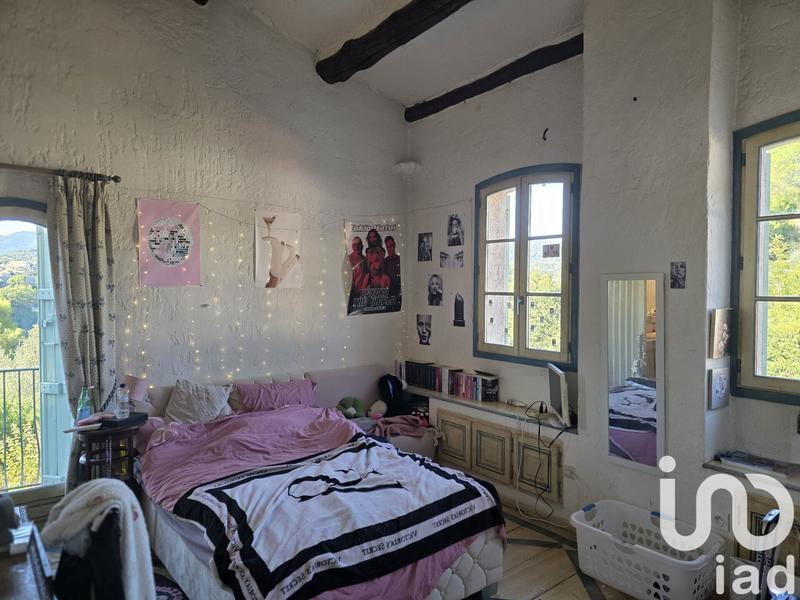 Maison - 232 m² - 7 pièces