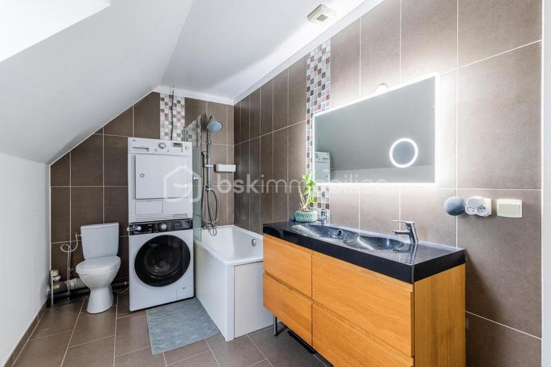 Maison - 94 m² - 5 pièces