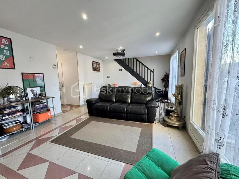 Maison - 92 m² - 5 pièces